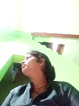 Snapshot of Karishma_cute chatting on 10-22-25, 08:52 Karishma cute online show from 10-22-25, 08:52