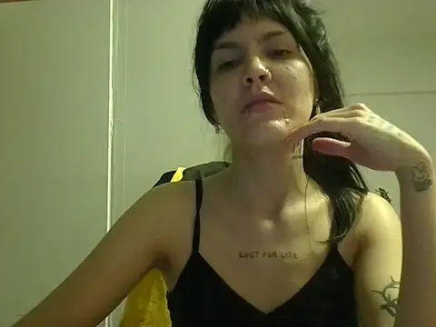 miapink33 online show from 11-15-25, 01:47