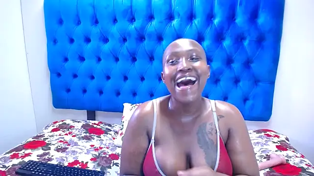 Snapshot of Amberdiamondmmm chatting on 11-13-25, 08:02 Amberdiamondmmm online show from 11-13-25, 08:02