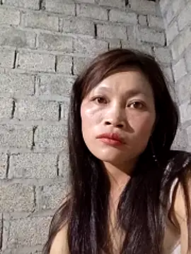 Snapshot of siusiu-00 chatting on 05-14-26, 01:40 siusiu-00 online show from 05-14-26, 01:40
