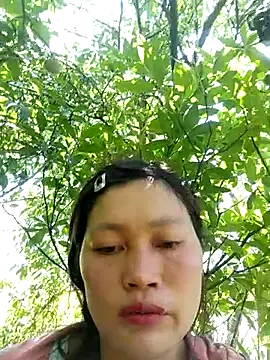Snapshot of siusiu-00 chatting on 05-27-26, 04:42 siusiu-00 online show from 05-27-26, 04:42