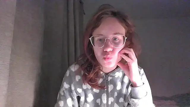 Snapshot of LuckySLove chatting on 01-14-26, 08:14 LuckySLove online show from 01-14-26, 08:14