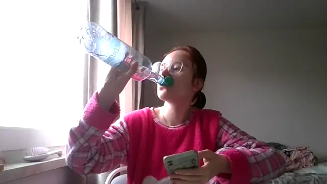 Snapshot of LuckySLove chatting on 03-15-26, 01:17 LuckySLove online show from 03-15-26, 01:17