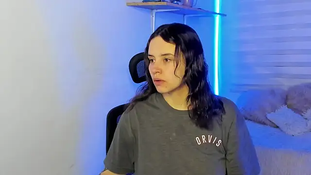 Emily Lindey online show from 11-03-25, 03:19