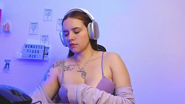 Emily Lindey online show from 02-22-26, 01:09