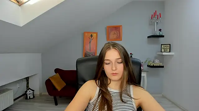 Snapshot of AnneWilsonn chatting on 10-21-25, 10:49 AnneWilsonn online show from 10-21-25, 10:49