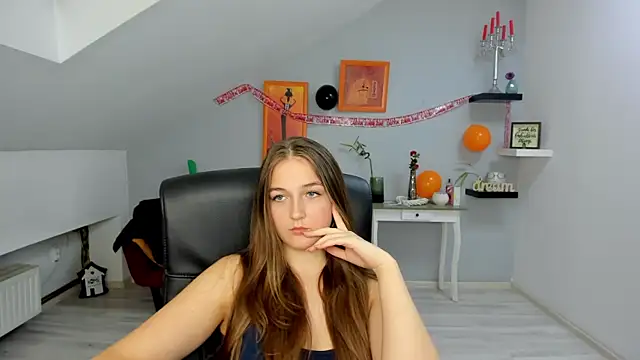 Snapshot of AnneWilsonn chatting on 10-29-25, 12:29 AnneWilsonn online show from 10-29-25, 12:29