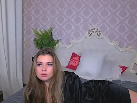 Snapshot of Samantha_Cole chatting on 12-20-25, 10:22 Samantha Cole online show from 12-20-25, 10:22