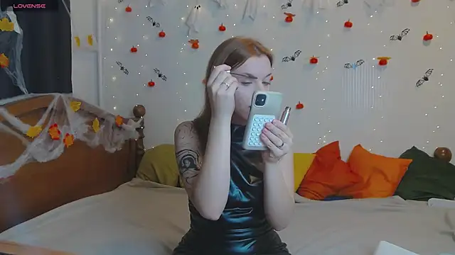 MeganNewCat online show from 10-28-25, 09:35