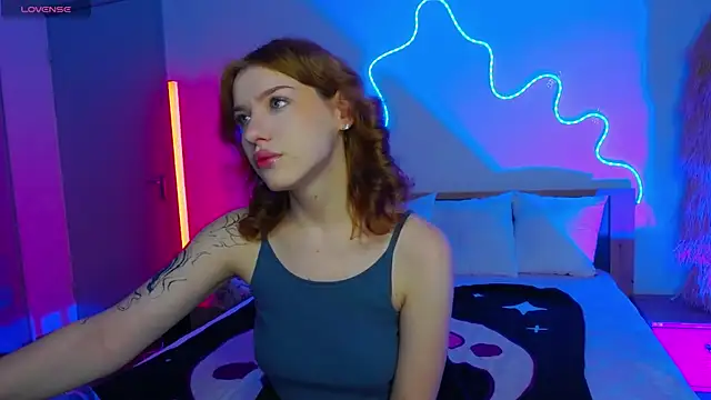 MeganNewCat online show from 11-20-25, 01:33