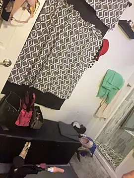 Snapshot of queenkelly1234 chatting on 11-15-25, 12:34 queenkelly1234 online show from 11-15-25, 12:34