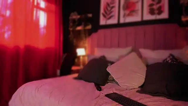 Samanthadela online show from 10-15-25, 12:27