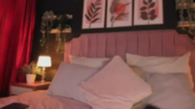 Samanthadela online show from 10-30-25, 04:58