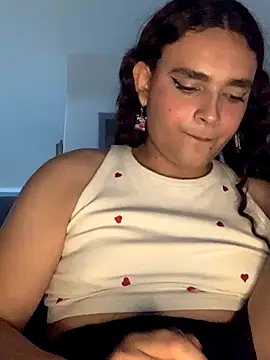 Snapshot of La-Gatiita-trans chatting on 10-29-25, 01:41 La-Gatiita-trans online show from 10-29-25, 01:41