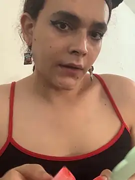 Snapshot of La-Gatiita-trans chatting on 11-02-25, 12:07 La-Gatiita-trans online show from 11-02-25, 12:07