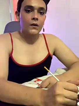 Snapshot of La-Gatiita-trans chatting on 11-14-25, 01:59 La-Gatiita-trans online show from 11-14-25, 01:59