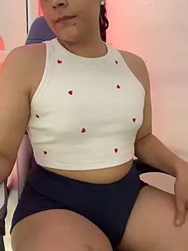 Snapshot of La-Gatiita-trans chatting on 11-25-25, 03:45 La-Gatiita-trans online show from 11-25-25, 03:45