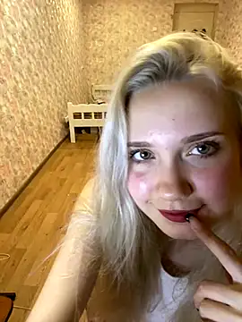 Snapshot of Regina_Patty chatting on 10-20-25, 01:44 Regina Patty online show from 10-20-25, 01:44