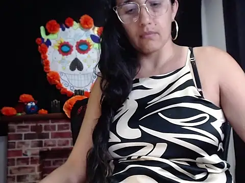 Snapshot of Lucyy_Naugthy chatting on 11-10-25, 12:37 Lucyy Naugthy online show from 11-10-25, 12:37