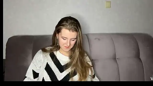 AnnamariaVieu online show from 12-04-25, 07:44