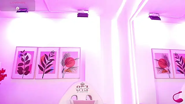 Elisce cloudd online show from 10-23-25, 12:37