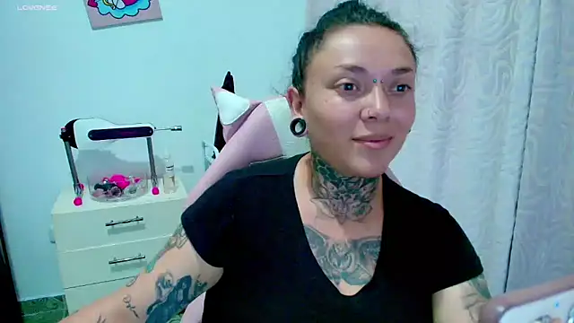 Elisce cloudd online show from 02-17-26, 03:14