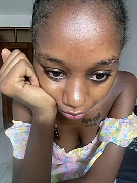 Snapshot of NyahHeat chatting on 01-18-26, 10:30 NyahHeat online show from 01-18-26, 10:30