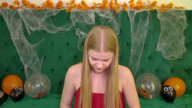LilitRosen online show from 10-27-25, 06:12