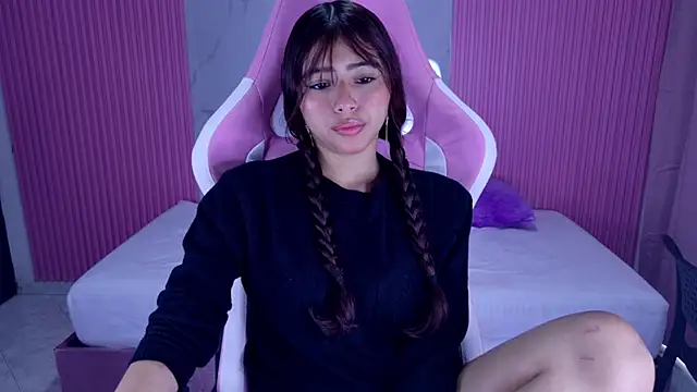 dafne17  online show from 11-21-25, 02:16