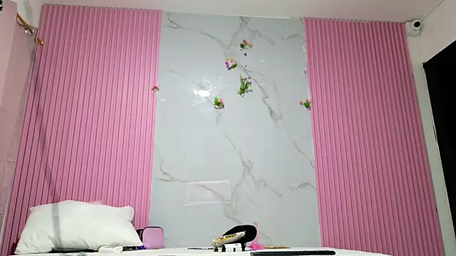 dafne17  online show from 06-13-26, 10:35