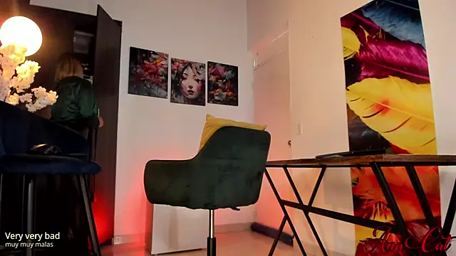 Snapshot of ana_cat chatting on 09-15-25, 02:39 ana cat online show from 09-15-25, 02:39