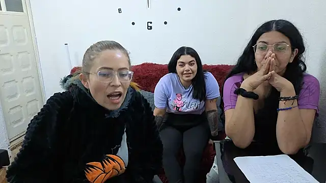 lesb milf online show from 06-11-26, 12:32