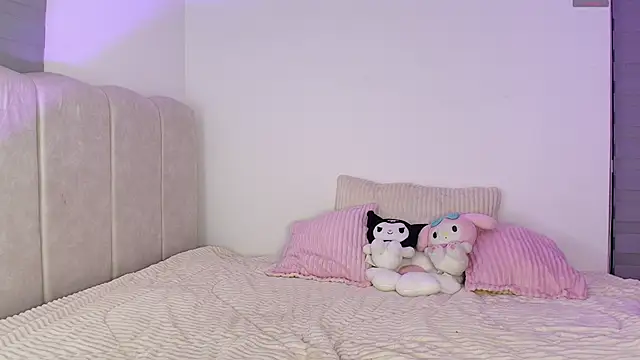 Snapshot of petite_mariee chatting on 12-04-25, 07:39 petite mariee online show from 12-04-25, 07:39