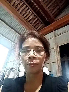 RizoCii online show from 10-20-25, 01:50