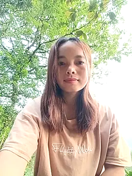 Nguyet2k4 online show from 04-27-26, 11:14