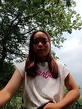 Nguyet2k4 online show from 04-28-26, 04:17