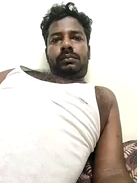 Snapshot of Vickyins480000 chatting on 10-15-25, 08:42 Vickyins480000 online show from 10-15-25, 08:42