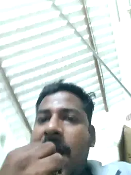 Snapshot of Vickyins480000 chatting on 11-19-25, 03:45 Vickyins480000 online show from 11-19-25, 03:45