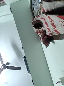 Snapshot of Vickyins480000 chatting on 11-22-25, 01:04 Vickyins480000 online show from 11-22-25, 01:04