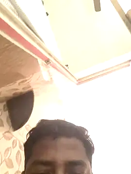 Snapshot of Vickyins480000 chatting on 11-25-25, 02:11 Vickyins480000 online show from 11-25-25, 02:11