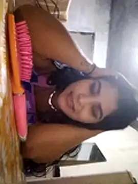 Snapshot of angie_hott chatting on 12-19-25, 12:12 angie hott online show from 12-19-25, 12:12