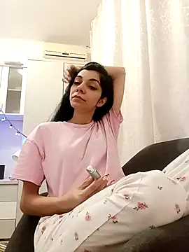 ReneeVoss online show from 12-18-25, 02:39