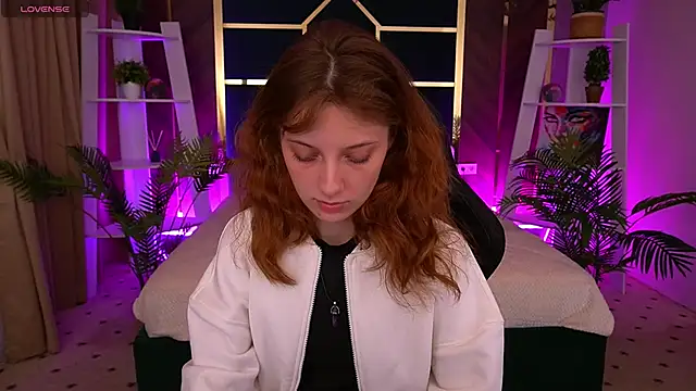 CuteeFoxy online show from 10-21-25, 07:20