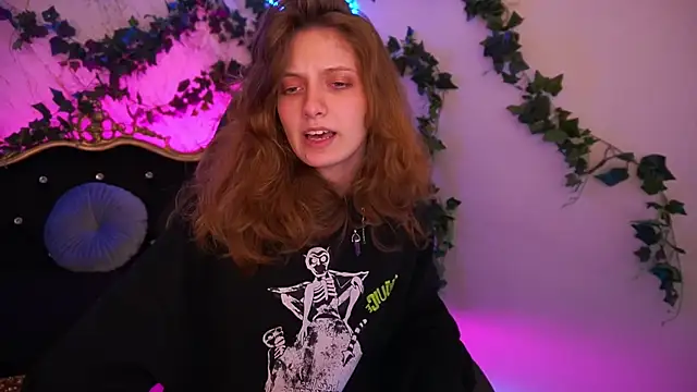 CuteeFoxy online show from 11-04-25, 02:38