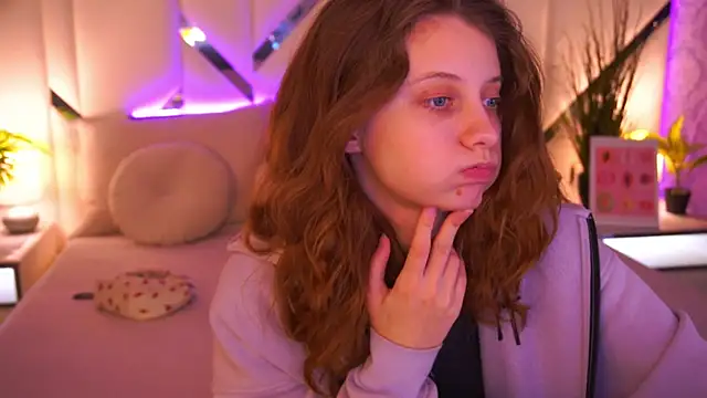 CuteeFoxy online show from 03-06-26, 01:29