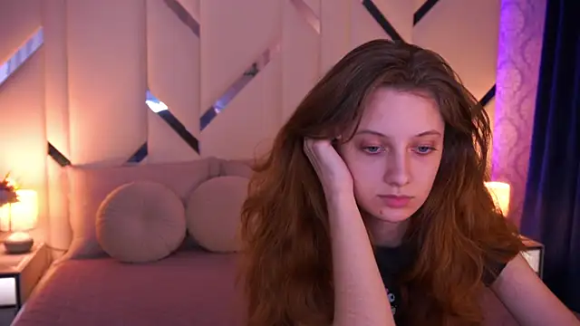 CuteeFoxy online show from 04-15-26, 12:56