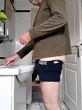 nicolaspgarnier online show from 10-15-25, 08:47