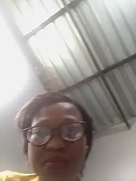 Snapshot of Blackntoxicbabe6999 chatting on 10-17-25, 11:13 Blackntoxicbabe6999 online show from 10-17-25, 11:13