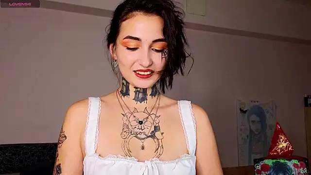 Green Lisa online show from 10-27-25, 02:21