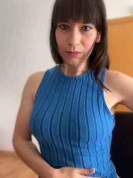 AlanaRius18 online show from 04-22-26, 08:17